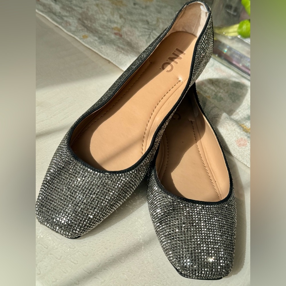 Elegant Silver Flats